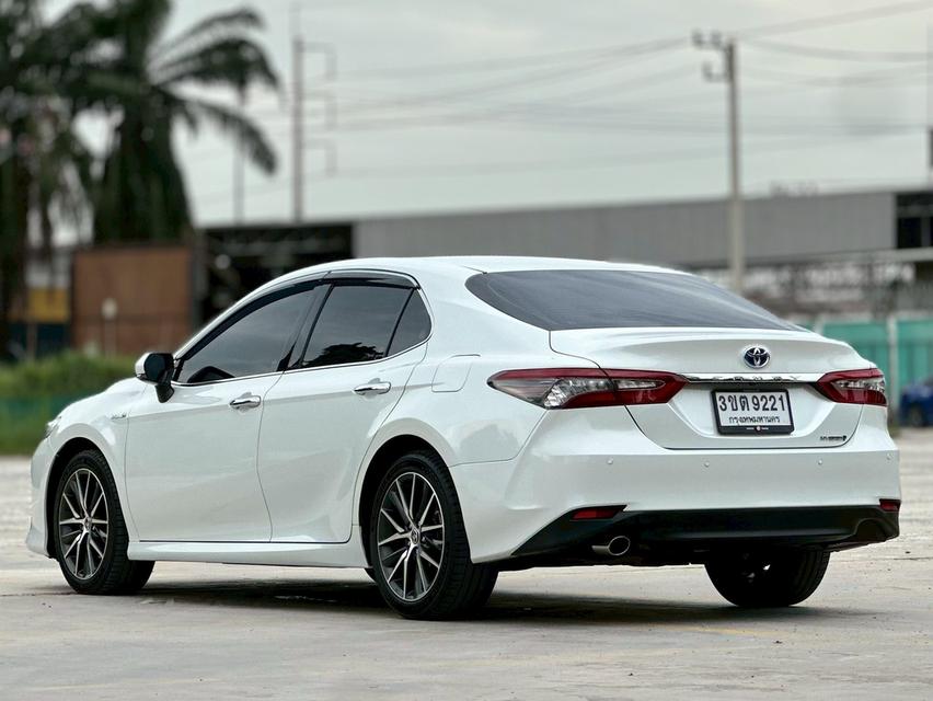 รหัสรถ PAT9221 Toyota Camry 2.5HEV Premium สีขาวมุก ปี 2022