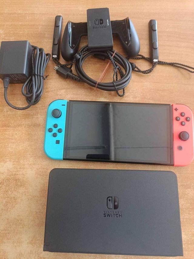 Nintendo Switch มือสอง มีกล่อง 2