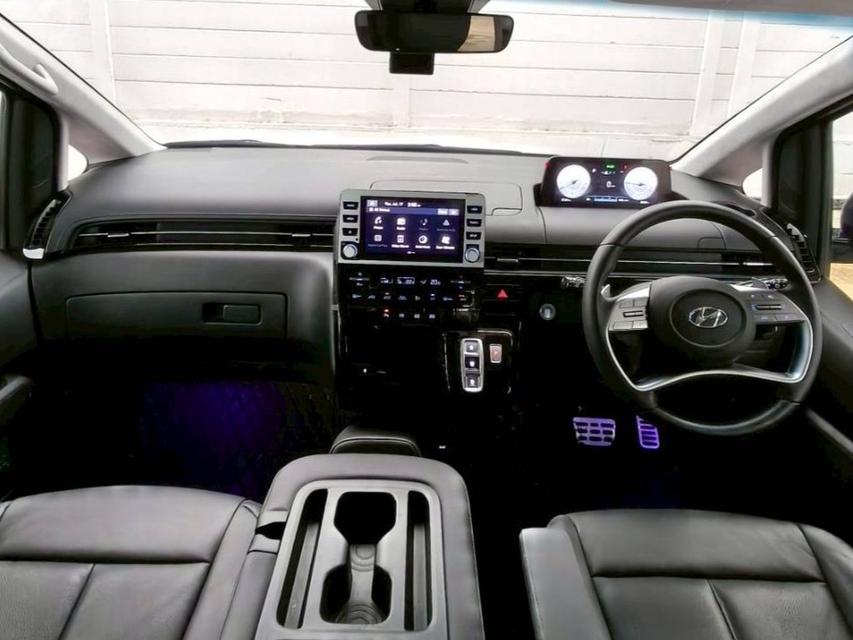 รหัสรถ KPC53 ‼️ Hyundai Staria Premium 2.2 ตัว Top สุด‼️ 7