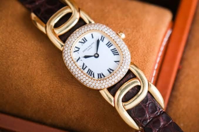 Patek Philippe Golden Elipse 18K Gold Diamond 2