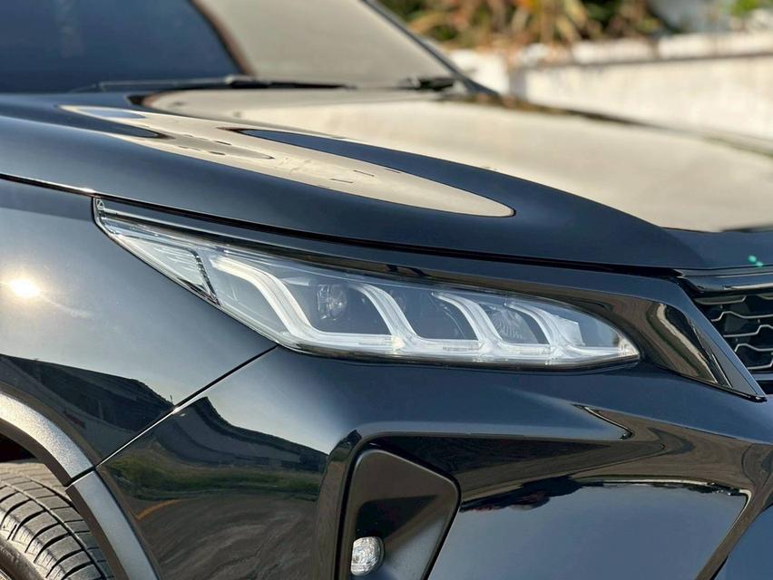 Toyota Fortuner 2.4 Legender 2WD ปี 2021 2