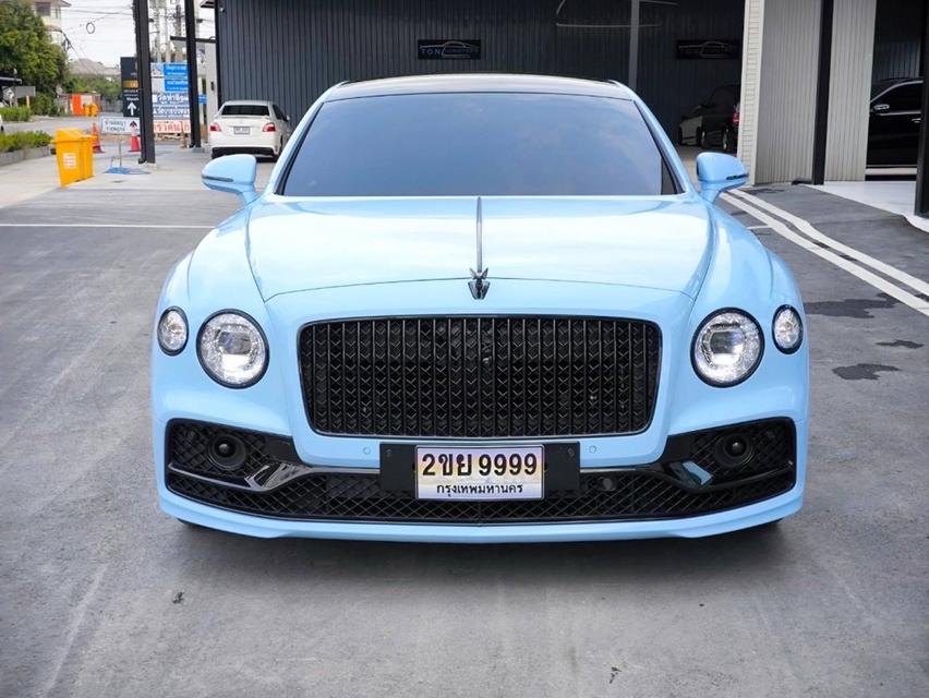 รหัสรถ KPV9999 2024 Bentley Flying Spur 2.9 Hybrid 4WD สีแดง Wrapฟ้า 3