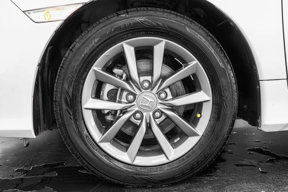 2021 HONDA CIVIC FC 1.8 EL i-VTEC สีขาว เลขไมล์ 115893 กม.  18