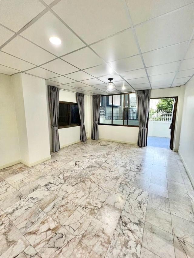 ให้เช่า ทาวน์โฮม บ้าน อารีย์สัมพันธ์4 300 ตรม. 30 ตร.วา เหมาะเป็นสำนักงาน ออฟฟิต ใกล้ BTS อารีย์ อนุสาวรีย์ 4