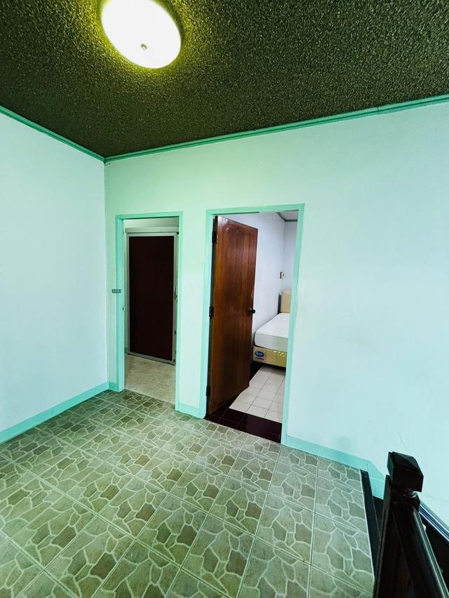 บ้านเช่าลาดพร้าว ให้เช่าบ้านใกล้รถไฟฟ้าโชคชัย4 เข้าออกได้2ทาง ฝั่งถนนลาดพร้าววังหิน,ถนนโชคชัย4 บ้านเดี่ยวหลังมุม 4นอน 2น้ำ แอร์3ตัว ตู้เย็น 2เครื่อง 13