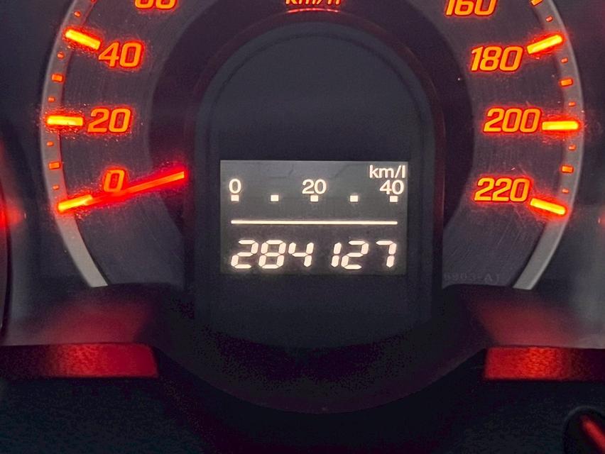 Honda Jazz 1.5V 2010 มือสอง รูปที่ 7