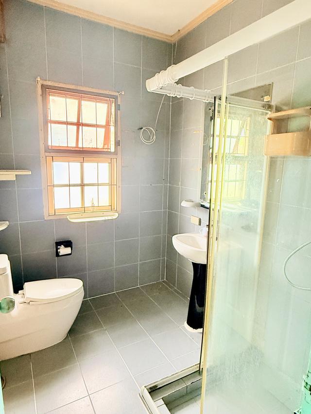 ชื่อหมู่บ้านชัยพฤกษ์รังสิต คลอง2(Land & House) ถนนฟ้าคราม  บ้านเดี่ยวเนื้อที่ 72 ตารางวาพื้นที่ใช้สอย133 ตารางเมตร 4ห้องนอน 3ห้องน้ำ 1ห้องรับแขก 15