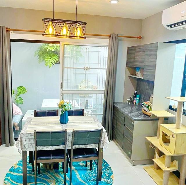 BTSศรีนครินทร์ 2.2 กม.จัดเต็มเฟอร์ฯทั้งหลัง สุขุมวิท แพรกษา กาญจนา ให้เช่าทาวน์เฮ้าส์ 2 ชั้น 28ตร.วา. 224ตร.ม. 3 นอน 2 น 4