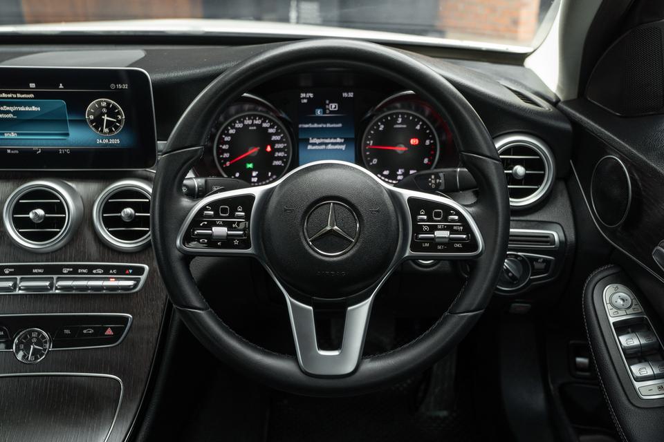 “Mercedes-Benz C220d Avantgarde” ปี 2020