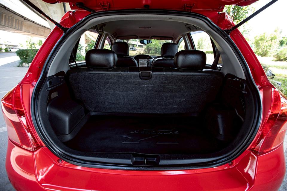 Toyota Yaris 1.5E ปี 2006 เกียร์ Auto สีแดง  14