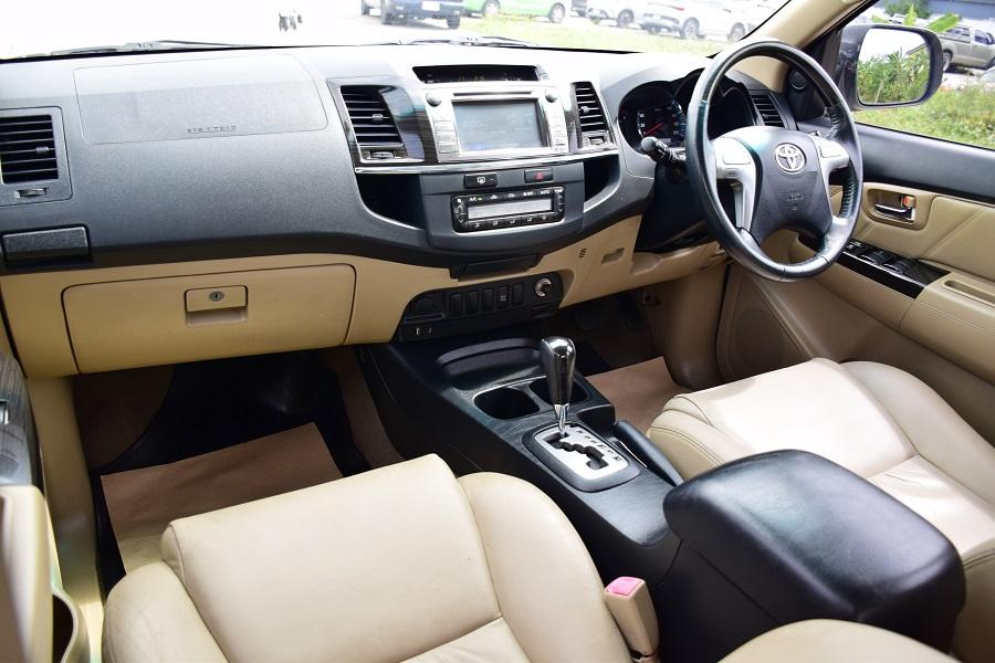 #รถครอบครัว ฟรีดาวน์ # TOYOTA FORTURNER 2.5V เกียร์ออโต้ พ.มัลติฟังชั่นส์ แอร์ดิจิต๊อล เบาะหนังไฟฟ้า ยางใหม่กิ๊ฟกล้องหลัง โทร0957401229 ไอดีไลน์ UTBP  8