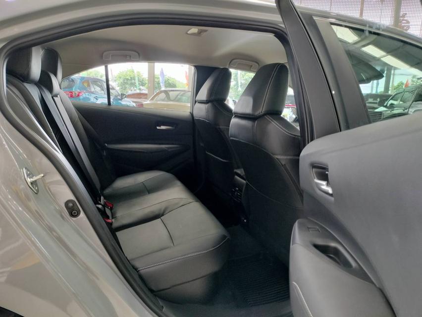 TOYOTA ALTIS 1.8 HYBRID PREMIUM  8