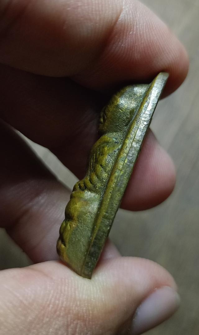 หลวงปู่ทวดเนื้อโลหะเก่า 3