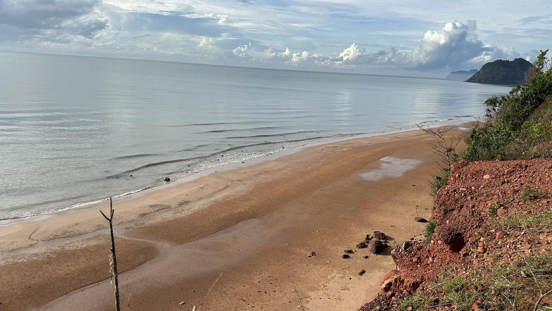 โปรดีพอใจผู้ซื้อขายเงื่อนไขสุดพิเศษ ขายอสังหาริมทรัพย์ หาดส่วนตัว 6.9ลบ. จ.ประจวบฯ ฟินกับธรรมชาติชายทะเล รับลมท้าแดด บ้า 2