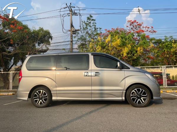 H1 2012  Touring  11ที่นั้ง ราคา 380000 ไมค์152000 กล้องมองหลัง    สนใจ 086-5666-448 ดูรถได้ที่  วงเวียนพระราม5   นนทุบรี Line:    086-5666-448