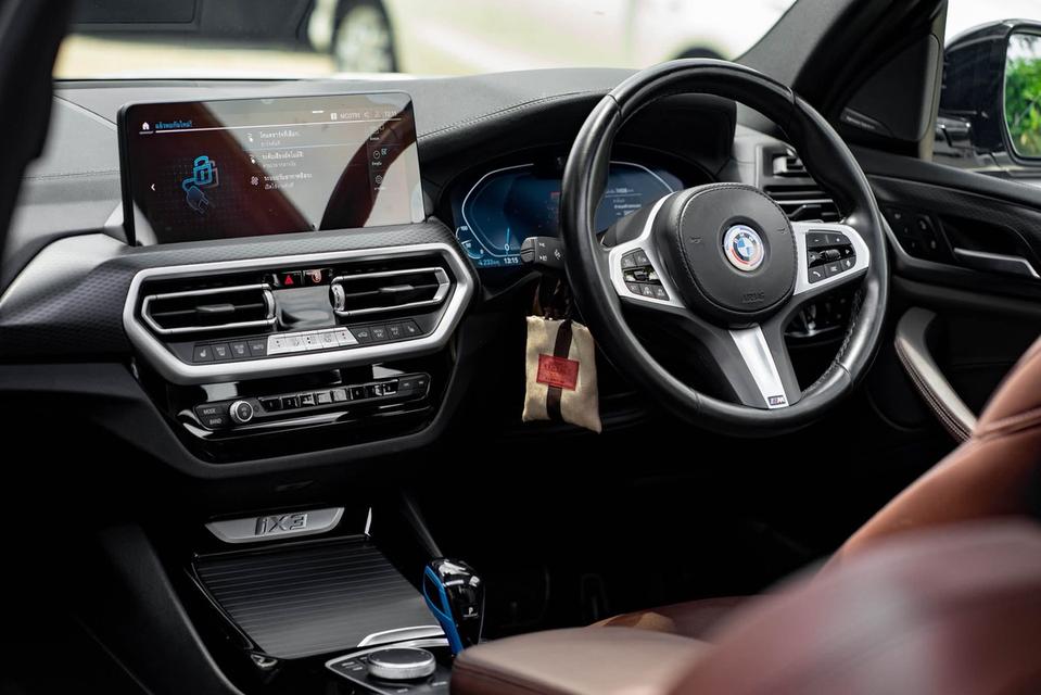 iX3 M-Sport Pro Package 11