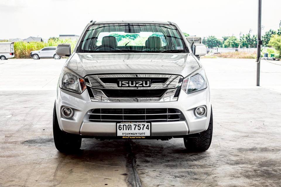 ISUZU D-MAX 1.9 ddi-Z Cab4 ปี 2017 สีเทา มือเดียวป้ายแดง 2