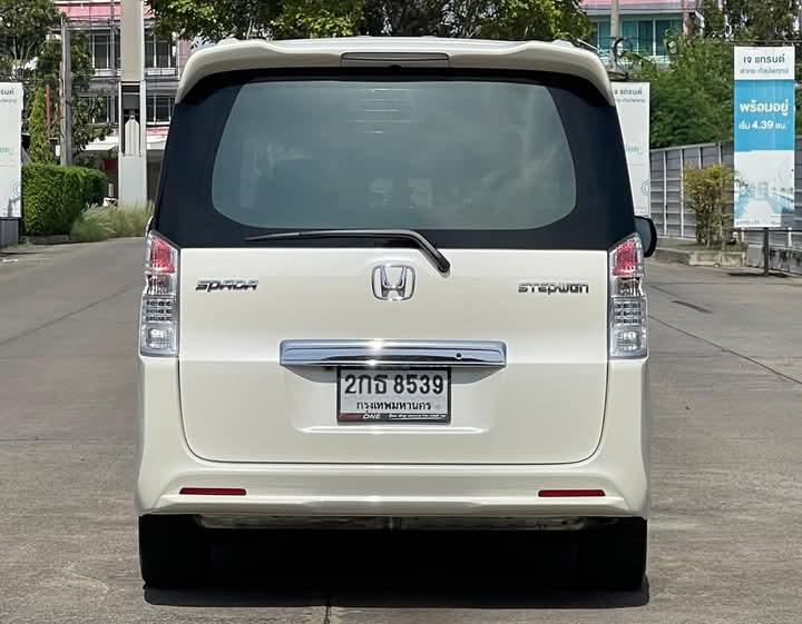 Honda Stepwagon มือสองสภาพดี 10