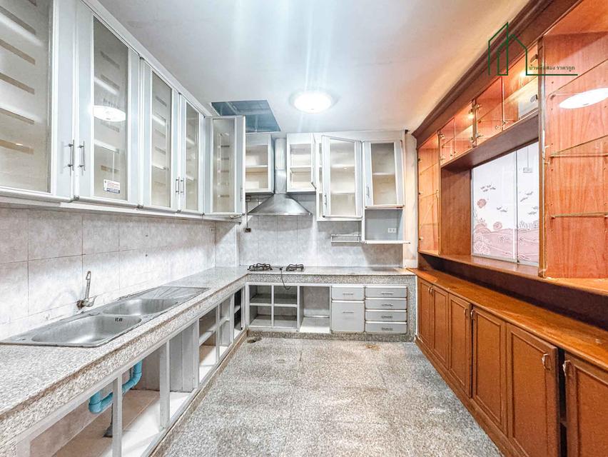 ทาวน์โฮม 3 ชั้น ซอยจรัญฯ 13 หมู่บ้านอิ่มอัมพร 1 พร้อม Built-in คุณภาพทั้งหลัง ทำเลทอง ถนนจรัญสนิทวงศ์ 12