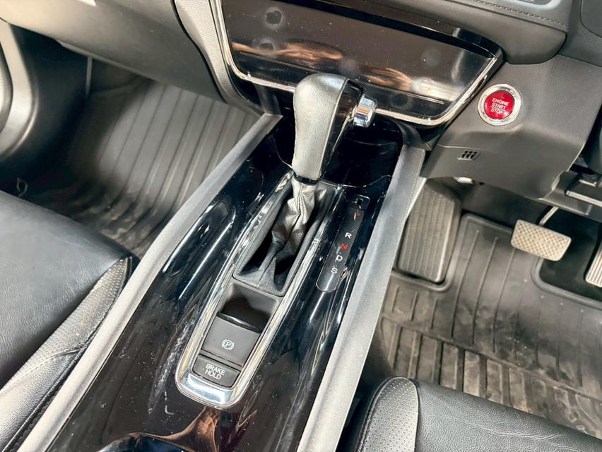 Honda HR-V 1.8E limited ปี 2017 เพียง359,000บาท ไมล์165xxxกม เครื่องยนต์เกียร์ช่วงล่างดี แอร์เย็นฉ่ำ *ดูรถกทม ซอยประดิษฐมนูธรรม5 *0864368852เอ็มครับ*L รูปที่ 8
