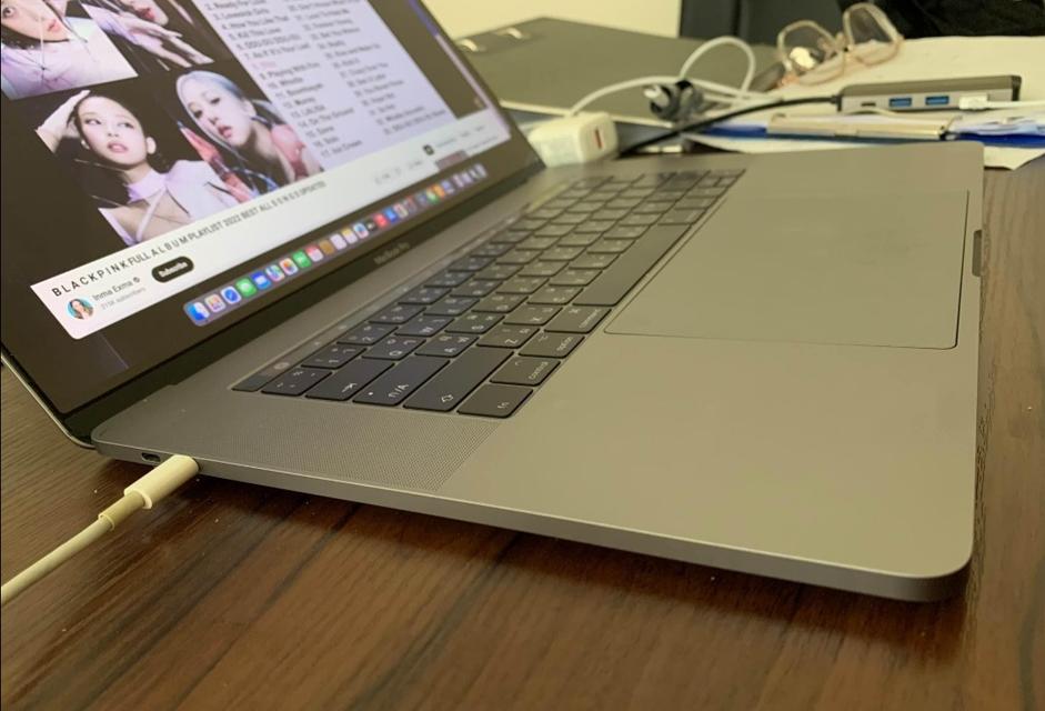 Macbook Pro 15" 2017 ram 16 g  3