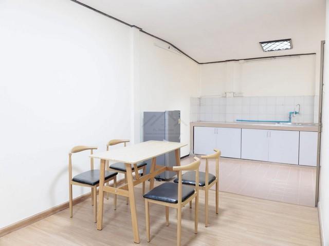 ให้เช่าทาวน์โฮม 2 ชั้น ซอยประชาราษฎร์บำเพ็ญ 20 ห้วยขวาง พร้อมเฟอร์นิเจอร์ ทำออฟฟิศได้ 4