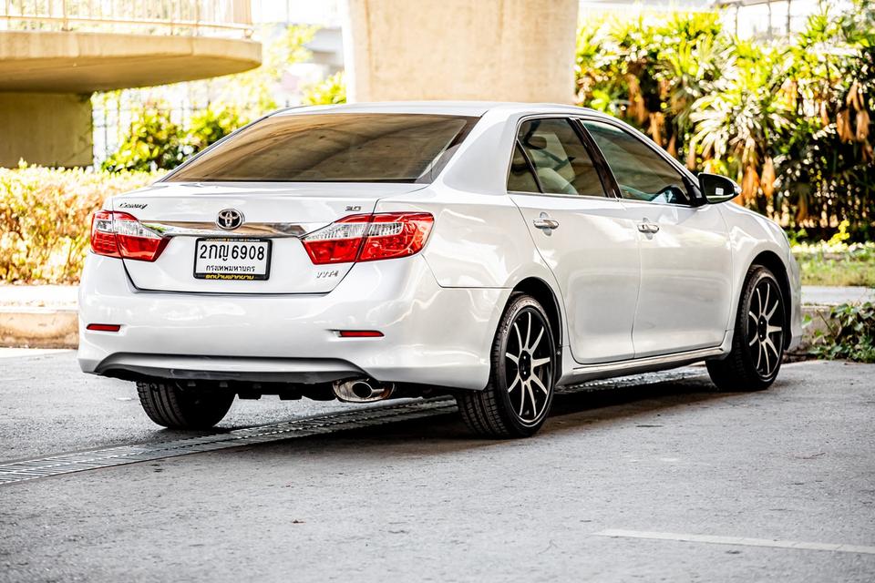 Toyota Camry 2.0G ปี 2013 สีบรอนซ์ มือเดียวป้ายแดง   6