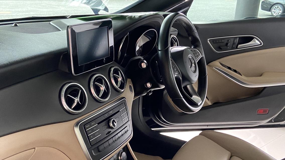 CLA200 W117 รถปี 2016 8
