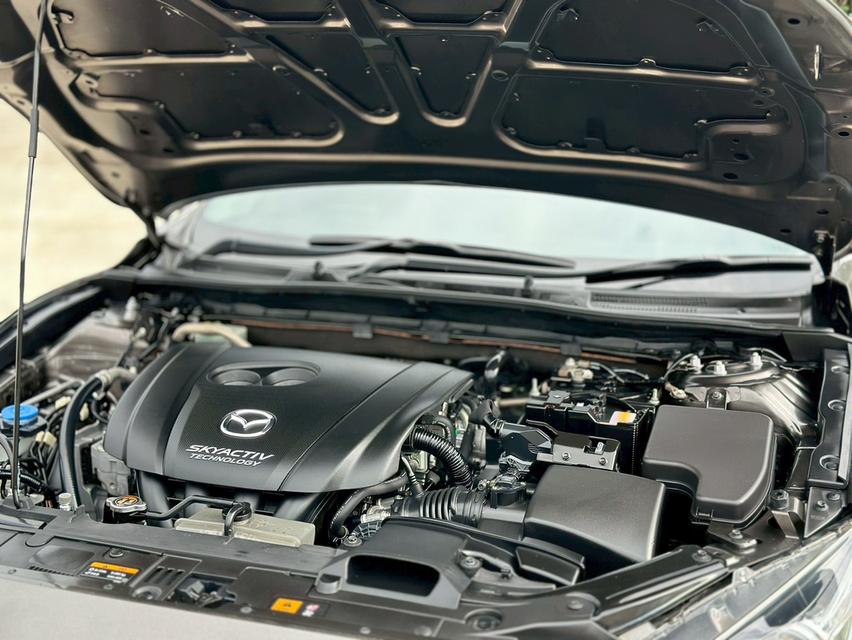 รหัสรถ PAT6031 Mazda 3 2.0 S Sport Hatchback สีเทาดำ ปี 2017 15