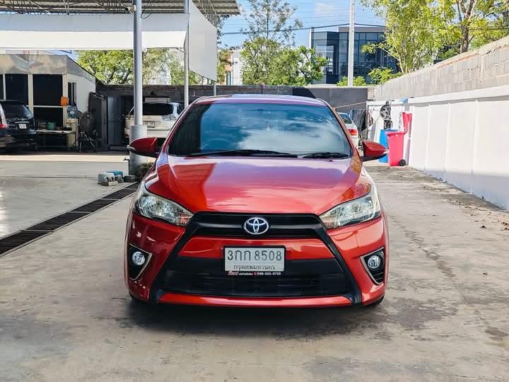 Toyota Yaris สีส้ม 4