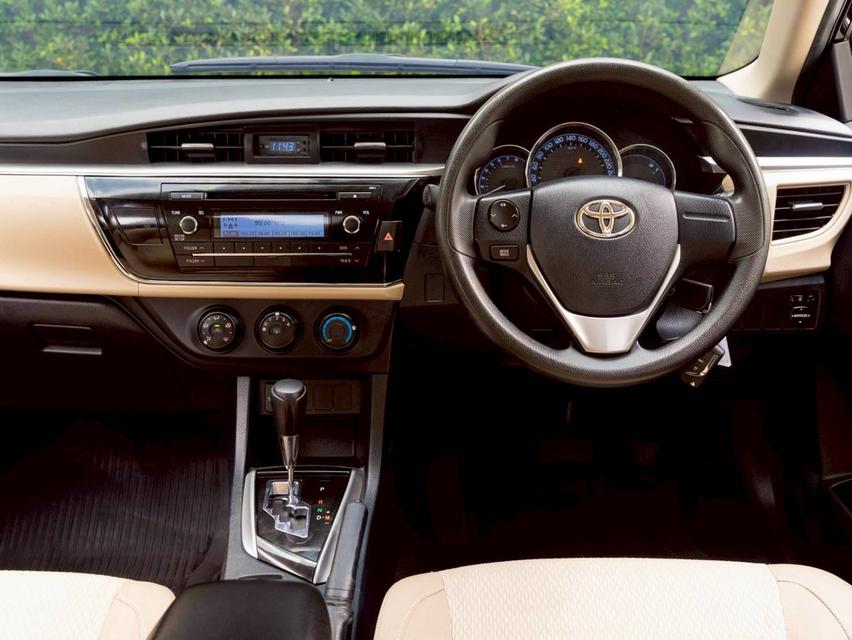 Toyota Altis 1.8E ปี 2014 15