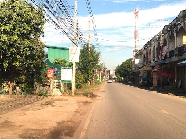 ที่ดินหนองกระทุ่ม ทำเลค้าขายใกล้ถนนสุระ 2 เนื้อที่ 231ตรว. ถมแล้ว ติดถนน 2ด้าน หน้า 16เมตร ลึก 53เมตร เหมาะทำเป็นร้านอาหาร หอพัก อพาร์ทเม้นท์ 2