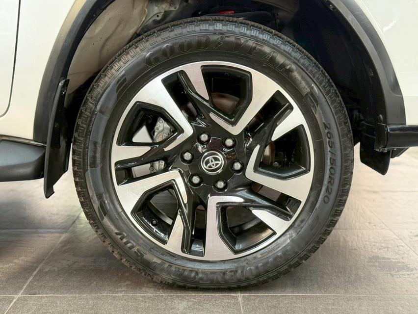 TOYOTA FORTUNER 2.8 Legender 4WD  ปี2020Topสุด  รถบอดี้เดิม สวยดุดัน โคตรคุ้ม รูปที่ 7