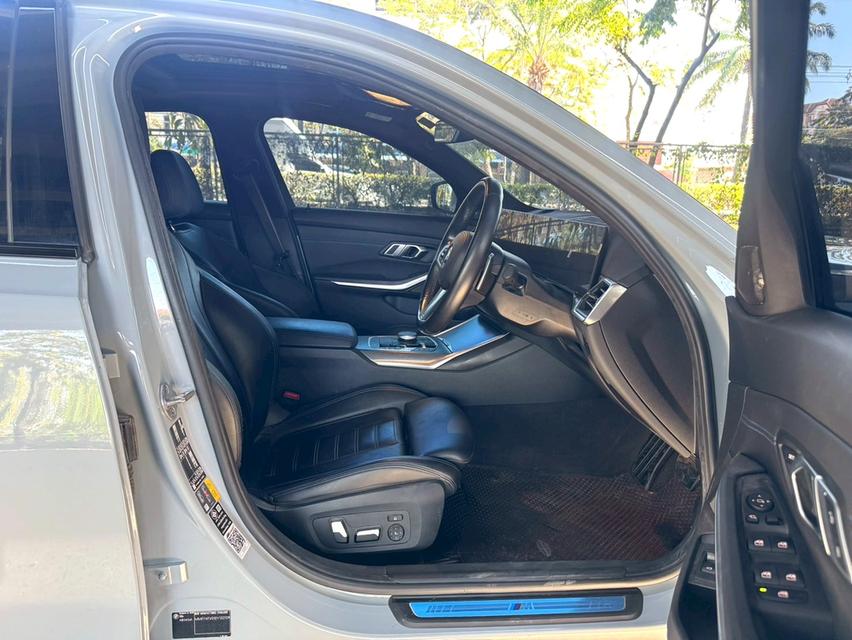 ขายรถ BMW 330e 2.0 M Sport ปี 2023 สีเทา เกียร์ออโต้ รูปที่ 9