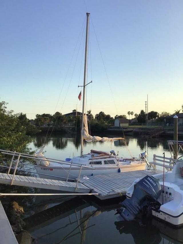 เรือใบ Catalina 22ft. ปี 1981 สวยมาก 3