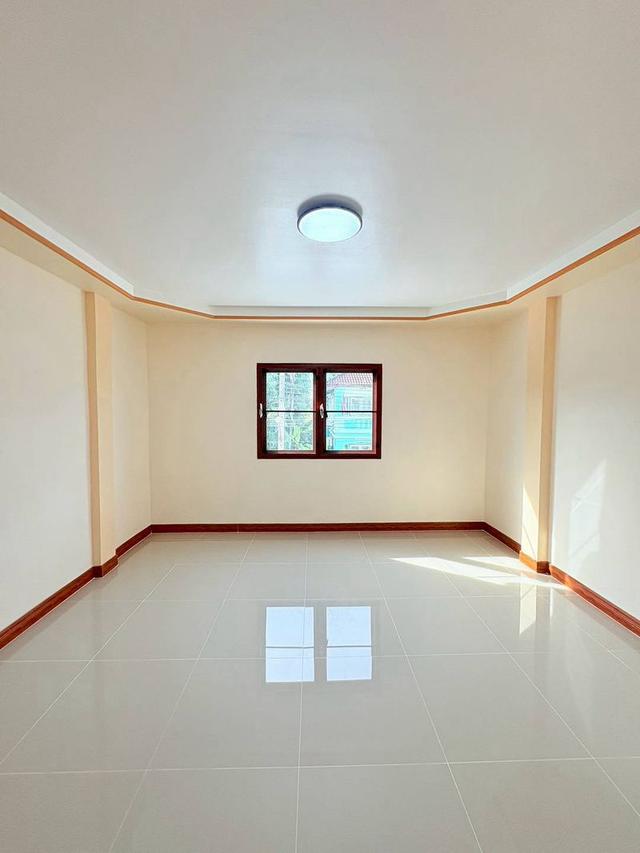 💛หมู่บ้านพร้อมจิตร บางใหญ่ 💛ทาวน์เฮาส์ 2 ชั้น  ถนนเมน โครงการมีระบบรักษาความปลอดภัยเข้า-ออกใช้คีย์การ์ด. ด้านหลังติดทุ่งนารับลมเย็นๆ 15