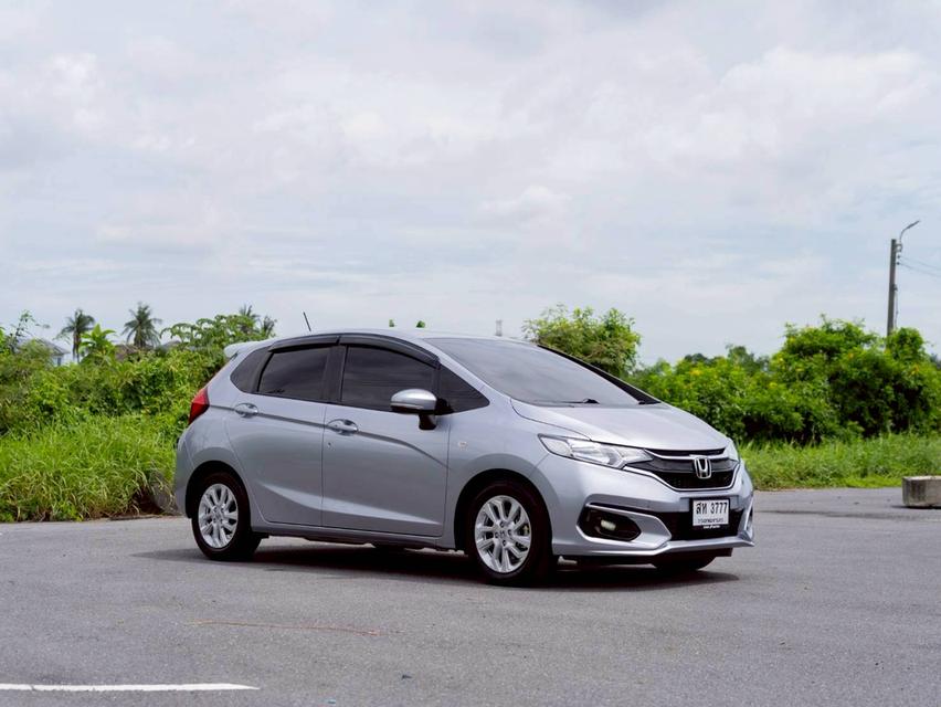 Honda jazz ปี 20 รถสวย สภาพสวย