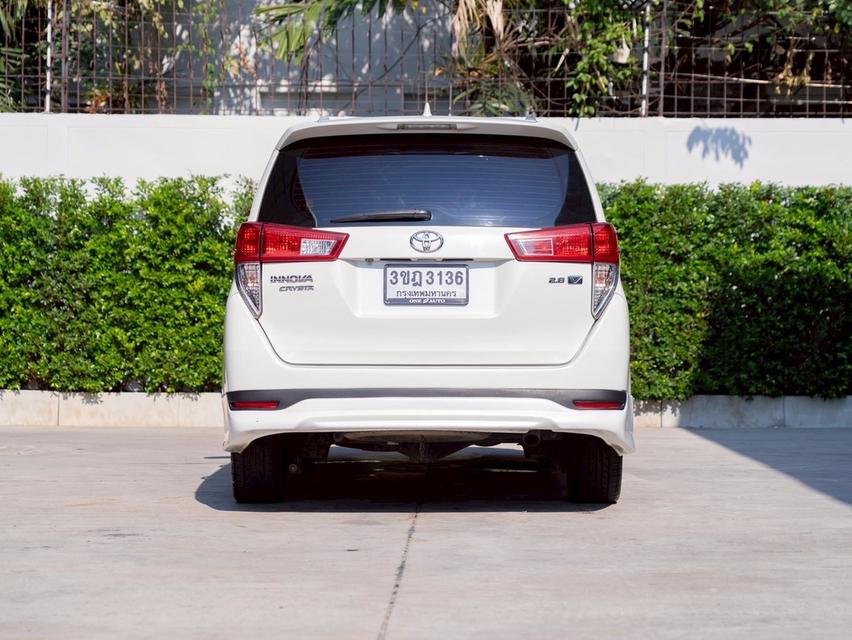 TOYOTA INNOVA 2.8 CRYSTA V WAGON มือสอง ปี 2017 รูปที่ 5