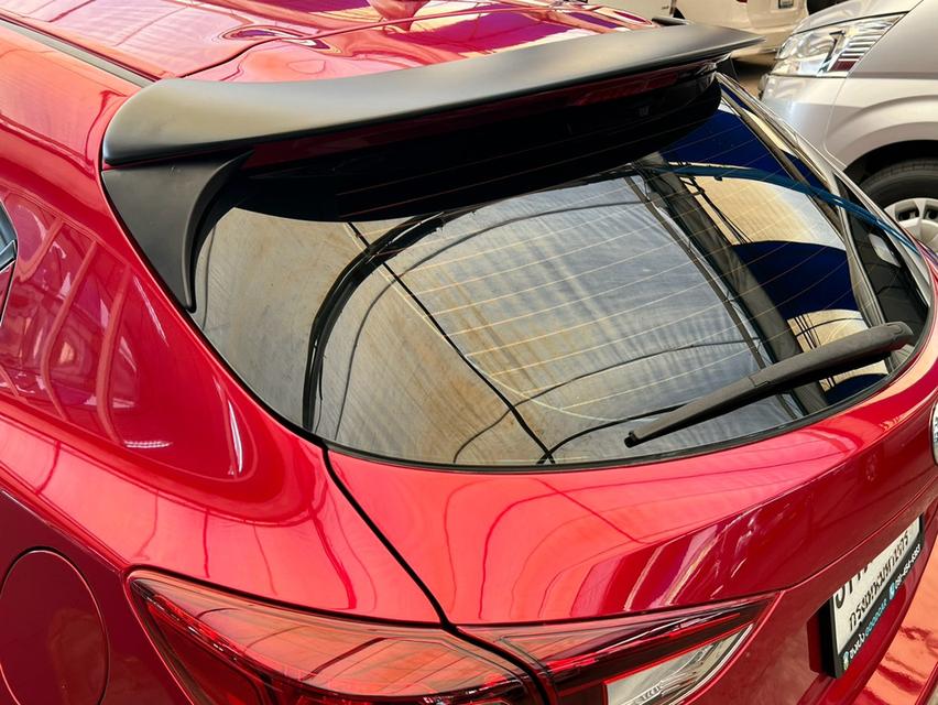 ผ่อนเบาๆ 5 พันกว่าบาท Mazda 3 รุ่น 2.0 C Sport 5 ประตู รูปที่ 11