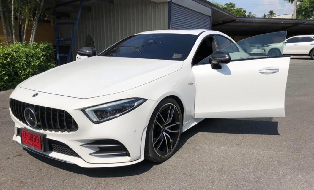 Mercedes-Benz CLS-Class Sedan สีขาว  2