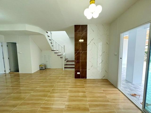 ตลาดนิคมบางปู 800 ม ใหม่ทั้งหลัง สวย18 ตร.วา.145ตร.ม. 3นอน 2น้ำ แพรกษา-นิคมบางปู บางปูกอล์ฟ แอนด์ สปอร์ต 1.9กม. ทาวน์เฮ้ 2