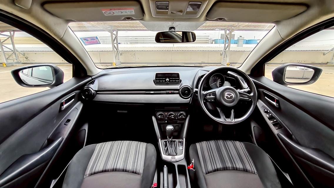 MAZDA 2 Sedan 1.3E 2020  11