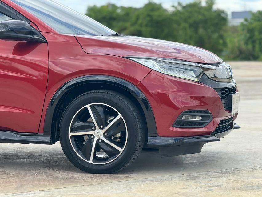 HONDA HRV 1.8 RS TOP SUNROOF (mnc)ปี 20 สีแดง  ออโต้  5