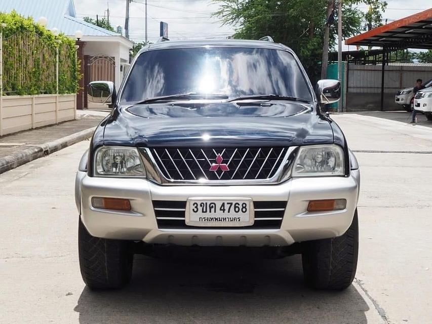 Mitsubishi Strada G Wagon สีดำ