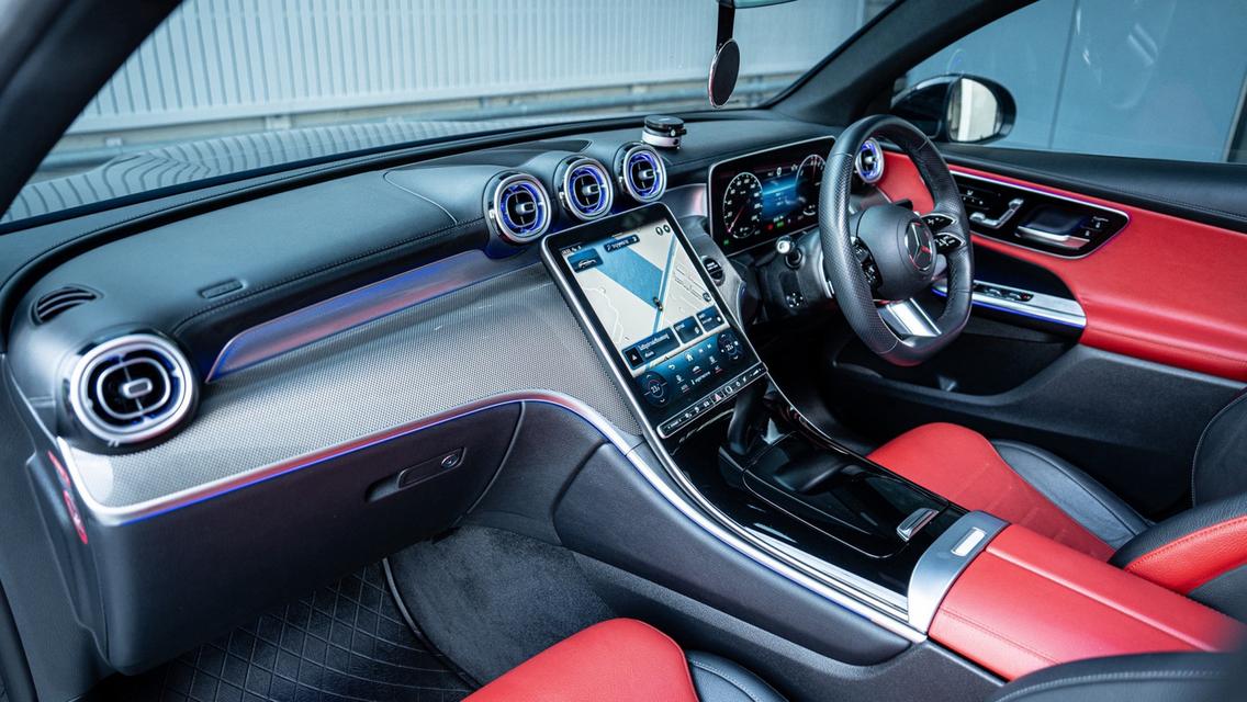 Mercedes-Benz GLC350e Coupe 4Matic AMG Dynamic 2024 สีดำ รูปที่ 15