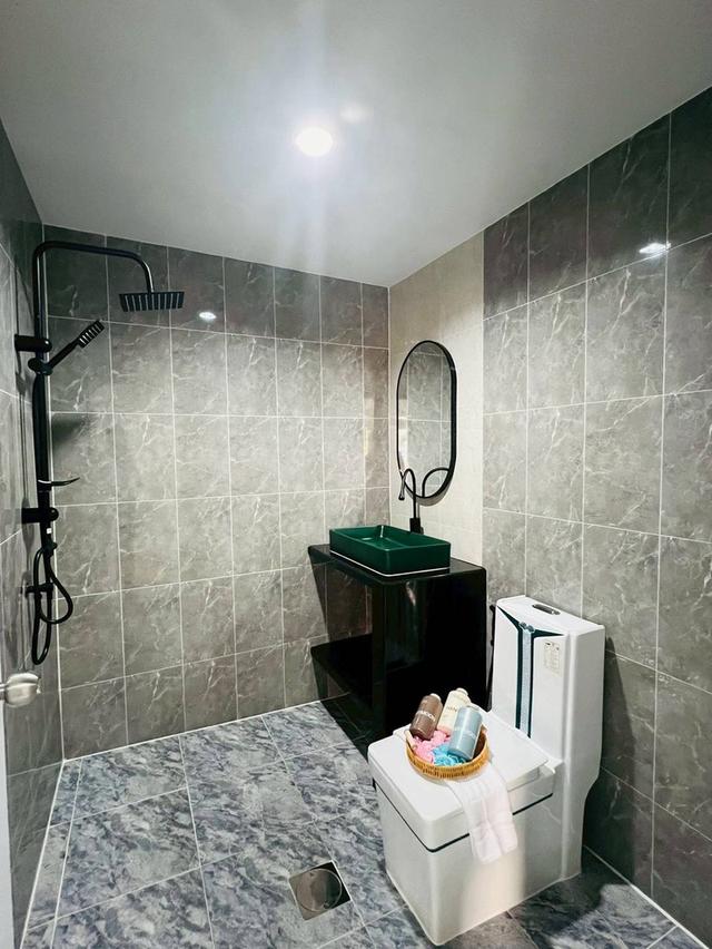 หมู่บ้านวรารักษ์.    7