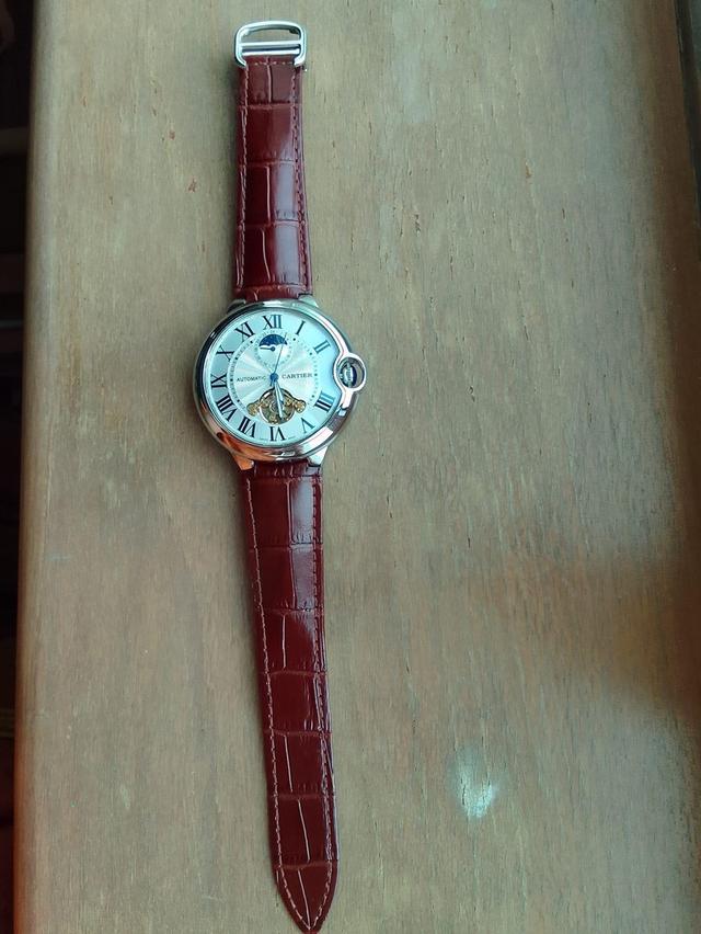 นาฬิกา Cartier สายหนังแท้