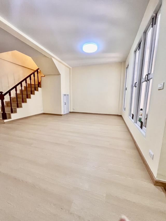 ทาว์เฮาส์ 4 นอน 3 น้ำ ติดถนนติวานนท์ ตรงข้าม ร.ร.พระหฤทัยนนท์บุรี 14