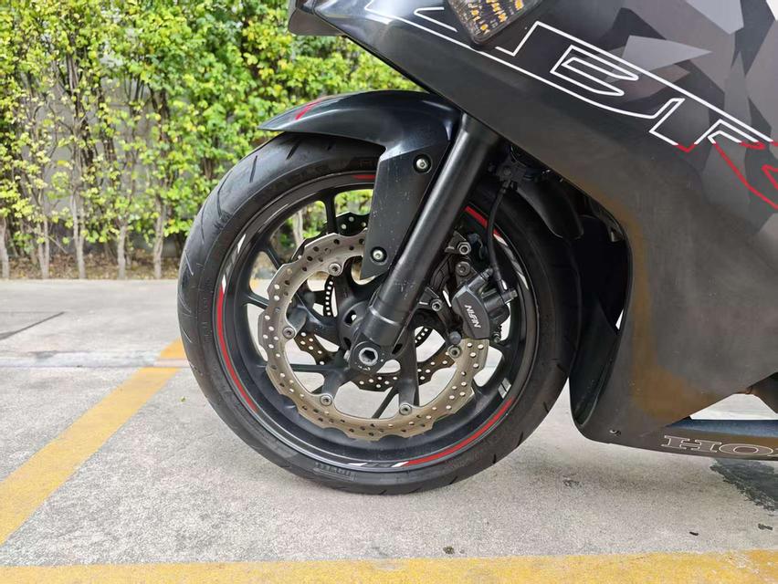 Honda CBR650F 2016 | 37,200 km | เล่มเขียวครบ รูปที่ 11