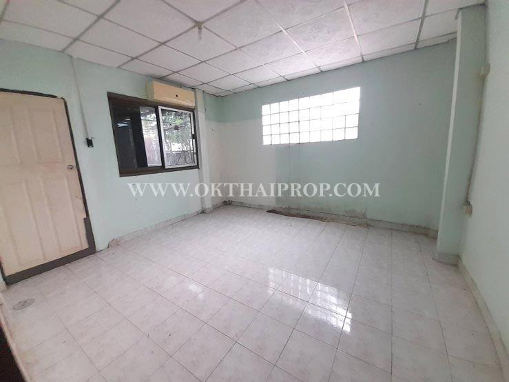 ทาวน์เฮ้าส์ 2 ชั้น หมู่บ้านลานทอง ติวานนท์-ปากเกร็ด นนทบุรี 3